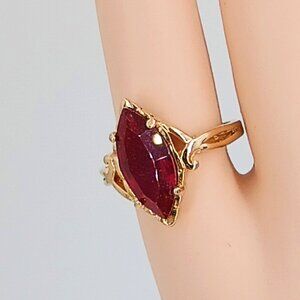 Vintage Uncas Cocktail Ring Garnet Marquise Cut Stone Birthstone UNR12